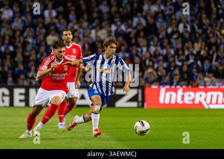 Porto, Portugal. 06 avril 2025. Rodrigo Mora du FC Porto vu en action lors du match Liga Portugal Betclic entre le FC Porto et le SL Benfica à Estadio do Dragao. Score final ; FC Porto 1 :4 SL Benfica crédit : SOPA images Limited/Alamy Live News Banque D'Images