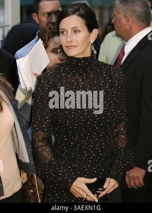 12 septembre 2005 ; New York, NY, États-Unis ; Conférence de presse de l'actrice COURTENEY COX pour les produits de soins de la peau Kinerase pendant la Fashion week 2005 de New York. . (Crédit image : James Berglie/ZUMAPRESS.com) Banque D'Images