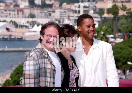 20 mai 1997 ; Cannes, FRANCE ; ROBIN WILLIAMS, CUBA GOODING JR. Et ANNABELLE Sciora au Festival de Cannes 1997. Banque D'Images