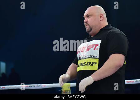 7 mars 2015 : arbitre au Superkombat Fight Championship 2015 compétition à Sala Sporturilor Olimpia, Ploiesti à Ploiesti, Roumanie ROU. Catalin Soare/www.Sportaction.ro(crédit image : © Catalin Soare / www.Sportaction.RO/Cal Sport Media/ZUMAPRESS.com) Banque D'Images