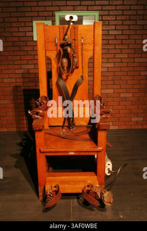 13 avril 2005 ; Huntsville, TX, États-Unis ; la chaise électrique à la retraite, connue parmi les condamnés à mort sous le nom de « Old Sparky », est maintenant exposée au Texas prison Museum. Crédit obligatoire : photo de Nadav Neuhaus/ZUMA Press. (©) Copyright 2005 par Nadav Neuhaus Banque D'Images