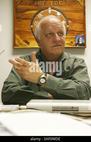 13 avril 2005 ; Huntsville, TX, États-Unis ; Jim Willett était en charge de l'exécution de 89 personnes pendant son travail dans le département de l'exécution. Il a pris sa retraite après 30 ans de service dans l'unité et a récemment fini d'écrire un livre pendant son service. Crédit obligatoire : photo de Nadav Neuhaus/ZUMA Press. (©) Copyright 2005 par Nadav Neuhaus Banque D'Images