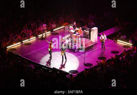 03 oct. 2005 ; Washington, DC, États-Unis ; Rock & Roll Legends THE ROLLING STONES se produisent en direct au MCI Center situé dans la capitale des Nations alors que le 2005 Bigger Bang Tour fait une halte à Washington. Crédit obligatoire : photo de Jason Moore/ZUMA Press. (©) Copyright 2005 par Jason Moore Banque D'Images