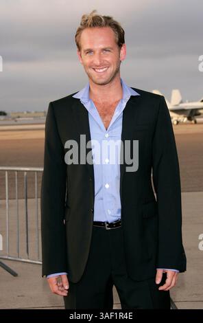 17 juillet 2005 ; Coronado, Californie, États-Unis ; L'acteur JOSH LUCAS lors de la première mondiale « furtive » qui s'est tenue à la Naval Air Station North Island (NASNI). Crédit obligatoire : photo de Lisa O'Connor/ZUMA Press. (©) Copyright 2005 par Lisa O'Connor Banque D'Images