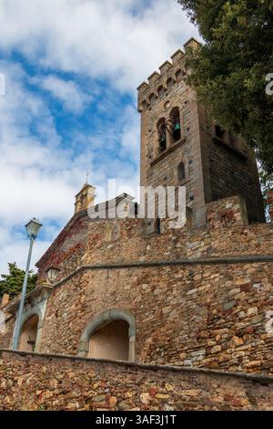 Château Castagneto Carducci en Toscane Banque D'Images