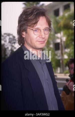 10 décembre 1994 ; Hollywood, CA, États-Unis ; LIAM NEESON est présenté au Beverly Hilton Hotel à Beverly Hills, CA. Banque D'Images