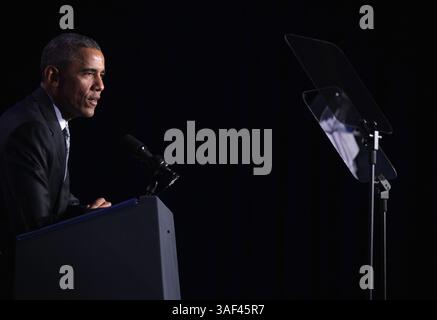 20 février 2015 - Washington, District of Columbia, États-Unis d'Amérique - le président des États-Unis, Barack Obama, prend la parole lors de la session générale de la réunion d'hiver du DNC 2015 le 20 février 2015 à Washington, DC. Le président Obama a pris la parole lors de l'événement et a participé à une table ronde. . Crédit : Alex Wong / Pool via CNP (crédit image : © Alex Wong/CNP/ZUMAPRESS.com) Banque D'Images
