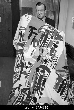 LARS GYNNING designer et artiste suédois connu pour ses textiles et papiers peints Banque D'Images