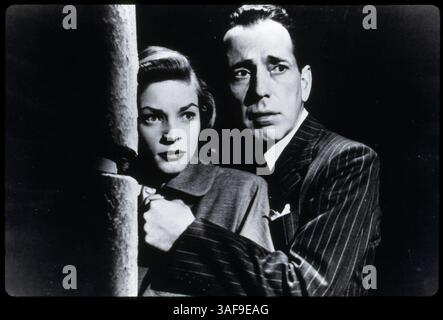 LAUREN BACALL (sept. 16, 1924 - 12 août 2014) née Betty Joan Perske, était un acteur de cinéma et comédienne et modèle, connue pour sa voix rauque distinctif et sensuel a l'air. Elle a d'abord apparu comme une grande dame dans l'Humphrey Bogart film noir les films des années 40, ainsi que des rôles comiques dans "comment épouser un millionnaire" (1953) et «dessiner la femme' (1957). Bacall a également fait des comédies musicales de Broadway, gagnant Tony Awards pour 'Applause' en 1970 et 'la femme de l'année" en 1981. Sa performance dans le film 'Le miroir a deux visages" (1996) lui a valu un Golden Globe et une nomination aux Oscars. Banque D'Images