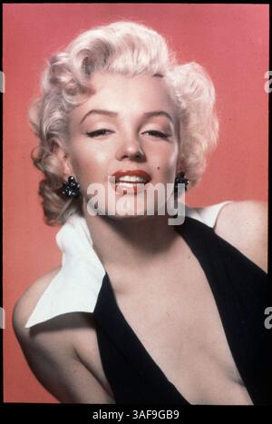 01 juin 1952 ; Hollywood, Californie, États-Unis ; MARILYN MONROE actrice. Blonde Bombshell née NORMA JEAN BAKER le 1er juin 1926. MARILYN MONROE est décédée d'une overdose de drogue le 5 août 19621952, sur la photo : MARILYN MONROE. (Crédit image : SNAP/ZUMAPRESS.com) Banque D'Images