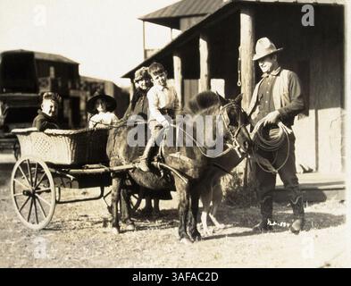 01 juin 1925 ; Hollywood, Californie, États-Unis ; 1925, PHOTO : WILL ROGERS, ENSEMBLE, FAMILIES (RÉEL). (Crédit image : Austral/ZUMAPRESS.com) Banque D'Images