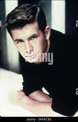01 juin 1953 ; Hollywood, Californie, États-Unis ; 1953, réalisateur : PARAMOUNT, photo : ANTHONY PERKINS. (Crédit image : Austral/ZUMAPRESS.com) Banque D'Images