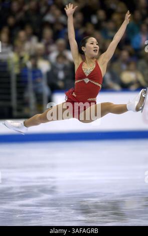 12 janvier 2002 ; Los Angeles, États-Unis ; la patineuse MICHELLE KWAN prend la 1ère place chez les dames aux Championnats américains de patinage artistique 2002 pour faire de l'équipe olympique américaine.. (Crédit image : Tom Theobald/ZUMAPRESS.com) Banque D'Images