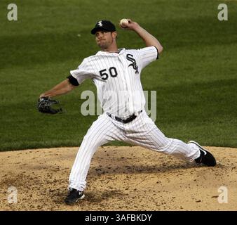 14 mai 2012 - Chicago, il, États-Unis - le lanceur John Danks (50) des Chicago White Sox affronte les Tigers de Detroit lors de la troisième manche de leur match au U. S. Cellular Field à Chicago, Illinois, le lundi 14 mai 2012. (Crédit image : © Nuccio Dinuzzo/Chicago Tribune/MCT/ZUMAPRESS.com) Banque D'Images