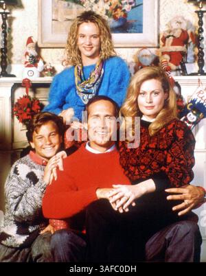 19 novembre 2001 ; Hollywood, Californie, États-Unis ; (CW du haut) JULIETTE LEWIS : Audrey Griswold, BEVERLY D'ANGELO : Ellen Griswold, CHEVY CHASE : Clark Wilhelm, Griswold, Jr., JOHNNY GALECKI : Russell 'Rusty' Griswold.. (Image de crédit : ZUMA Press/ZUMAPRESS.com) Banque D'Images