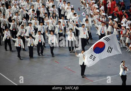 08 août 2008 - Pékin, CHINE - les athlètes olympiques de Corée du Sud arrivent lors de la cérémonie d'ouverture des Jeux olympiques de Pékin 2008. Les cérémonies d'ouverture se sont avérées être un événement spectaculaire avec des milliers d'artistes et d'énormes productions scéniques qui ont séduit la foule pour les Jeux olympiques de 2008 (crédit image : ZUMA Press/ZUMAPRESS.com) Banque D'Images