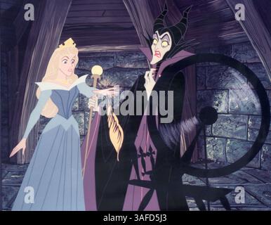29 août 2001 ; Hollywood, Californie, États-Unis ; PHOTO DU DOSSIER : 1959 ; PRINCESSE AURORA et la MALÉFIQUE sorcière MALÉFIQUE dans le film d'animation classique Disney 'Sleeping Beauty.'. (Image de crédit : ZUMA Press/ZUMAPRESS.com) Banque D'Images