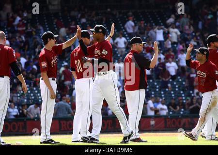 22 avril 2012 : les membres des Astros de Houston célèbrent la victoire des Astros 12-0 sur les Dodgers de Los Angeles au minute Maid Park de Houston, au Texas. (Crédit image : © Erik Williams/Cal Sport Media/ZUMAPRESS.com) Banque D'Images