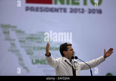 3 juin 2012 - Tijuana, MEX - (120603) -- TIJUANA, 3 juin 2012 (Xinhua) -- le candidat mexicain à la présidence du Parti révolutionnaire institutionnel (PRI) du Mexique, Enrique Pena Nieto, prononce un discours lors d'un acte de campagne, à Tijuana, dans le nord-ouest du Mexique, le 3 juin 2012. (Xinhua/Gulliermo Arias) (crédit image : © Guillermo Arias/Xinhua/ZUMAPRESS.com) Banque D'Images