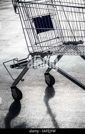 Détail d'un chariot vide de supermarché Banque D'Images