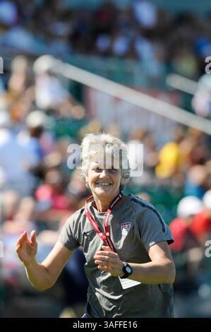 01 septembre 2012 : L'entraîneur-chef des États-Unis Pia Sundhage applaudit alors que les États-Unis battaient le Costa Rica 8-0 dans un match de football féminin au Sahlen's Stadium à Rochester, NY. (Crédit image : © Alan Schwartz/Cal Sport Media/ZUMAPRESS.com) Banque D'Images