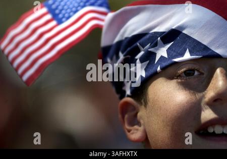 Un rassemblement pro-guerre et pro-troupe a lieu sur le Mall près du Capitole américain, le samedi 12 avril 2003. Parmi les conférenciers figuraient G. Gordon Liddy et l'ancien sénateur Fred Thompson, R-TN. Bobby Safoyan, 11 ans, est venu à Washington avec ses parents de Culver City, CA. Juste pour ce rallye. (Crédit image : The Washington Times/ZUMAPRESS.com) Banque D'Images