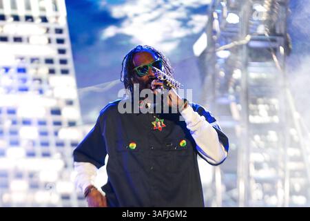 15 avril 2012 - Indio, Californie, États-Unis - SNOOP DOGG se produit lors du Coachella Music & Arts Festival qui se tient à l'Empire Polo Club d'Indio. (Crédit image : © Gerry Maceda/ZUMAPRESS.com) Banque D'Images
