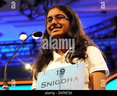 31 mai 2012 - Washington, DC, États-Unis - Snigdha Nandipati de San Diego, Californie, participe aux demi-finales du Scripps National Spelling Bee 2012 à National Harbor, Maryland, le jeudi 31 mai 2012. (Crédit image : © Chuck Myers/MCT/MCT/ZUMAPRESS.com) Banque D'Images