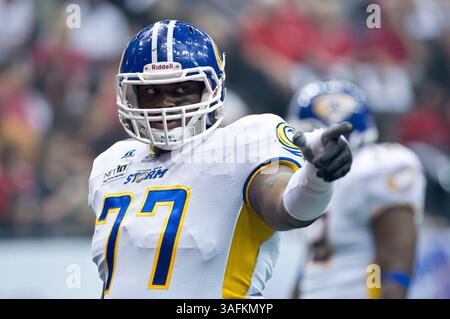 2 juin 2012 : le linesman Jamar Bass (77 ans), attaquant la tempête de Tampa Bay, lors d'une action entre les Sharks de Jacksonville et la tempête de Tampa Bay à la Jacksonville Veterans Memorial Arena. Jacksonville a battu Tampa Bay 71-61.(image crédit : © Gray Quetti/Cal Sport Media/ZUMAPRESS.com) Banque D'Images