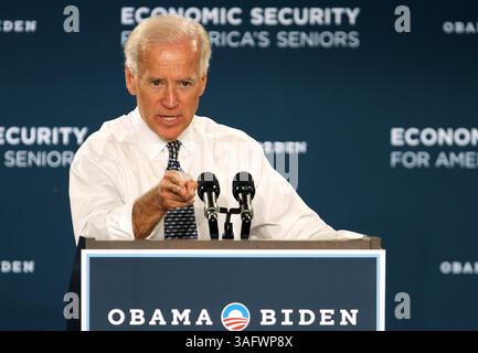 23 mars 2012 - Coconut Creek, Floride, États-Unis - le vice-président Joe Biden prononce son allocution au village de Wynmoor à Coconut Creek lors d'un rassemblement de campagne pour les élections de 2012. (Crédit image : © Amy Beth Bennett/Sun Sentinel/MCT/ZUMAPRESS.com) Banque D'Images