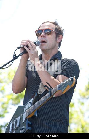 07 juin 2008 - Mountain View, CA, États-Unis - Airborne Toxic Event le groupe de rock indépendant du quartier de Los Angeles à Los Feliz jouant au Festival de musique annuel 2008 'LIVE 105 BFD (crédit image : Tim Wagner/ZUMAPRESS.com) Banque D'Images