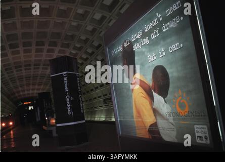 Un panneau anti-drogue à l'intérieur de la station de métro U Street - Cardozo dans le centre-ville. (Crédit image : The Washington Times/ZUMAPRESS.com) Banque D'Images