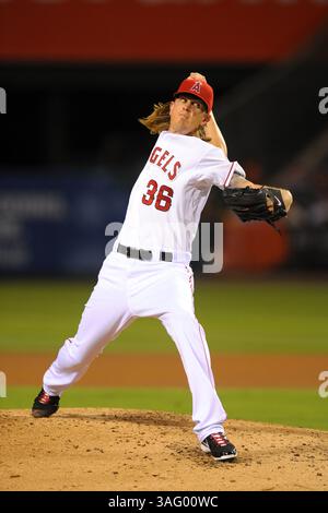 17 août 2012 Anaheim, CA. Les Angels de Los Angeles débutent le lanceur Jered Weaver #36 lors du match de baseball de la Ligue majeure entre les Angels de Los Angeles et les Rays de Tampa Bay au Angels Stadium d'Anaheim, CA. David Hood/CSM(image crédit : © David Hood/Cal Sport Media/ZUMAPRESS.com) Banque D'Images