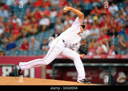 17 août 2012 Anaheim, CA. Les Angels de Los Angeles débutent le lanceur Jered Weaver #36 lors du match de baseball de la Ligue majeure entre les Angels de Los Angeles et les Rays de Tampa Bay au Angels Stadium d'Anaheim, CA. David Hood/CSM(image crédit : © David Hood/Cal Sport Media/ZUMAPRESS.com) Banque D'Images