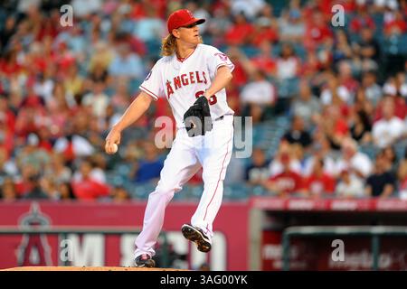 17 août 2012 Anaheim, CA. Les Angels de Los Angeles débutent le lanceur Jered Weaver #36 lors du match de baseball de la Ligue majeure entre les Angels de Los Angeles et les Rays de Tampa Bay au Angels Stadium d'Anaheim, CA. David Hood/CSM(image crédit : © David Hood/Cal Sport Media/ZUMAPRESS.com) Banque D'Images