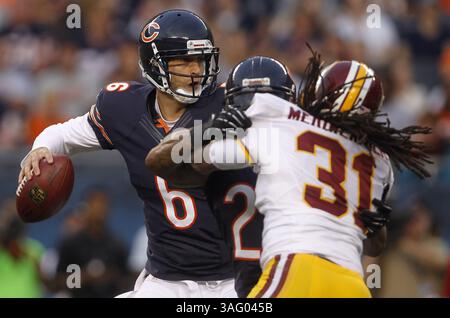 18 août 2012 - Chicago, il, USA - le quarterback des Chicago Bears Jay Cutler (6) passe contre les Redskins de Washington dans le premier quart-temps d'un match de pré-saison au Soldier Field à Chicago, Illinois, samedi 18 août 2012. (Crédit image : © Brian Cassella/Chicago Tribune/MCT/ZUMAPRESS.com) Banque D'Images