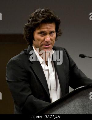 Jul 15, 2008 - Sacramento, Californie, États-Unis - ne disposant que de quelques mois à vivre par un médecin de prison, Susan Atkins, 59 ans, suiveuse de Charles Manson, s'est vu refuser paroleÊunder une "libération compatissante" anticipée près de 40 ans après avoir été condamnée dans le meurtre de l'actrice Sharon Tate en 1969. La Commission d'État des audiences de libération conditionnelle a écouté 90 minutes de témoignage aujourd'hui sur la question de savoir si Susan Atkins, tueuse reconnue coupable et disciple de Charles Manson, devrait être libérée de prison parce qu'elle est en train de mourir, et une décision pourrait venir en quelques heures. Dix-huit des 23 personnes qui ont pris la parole dans la salle d'audience près du Capitole Banque D'Images