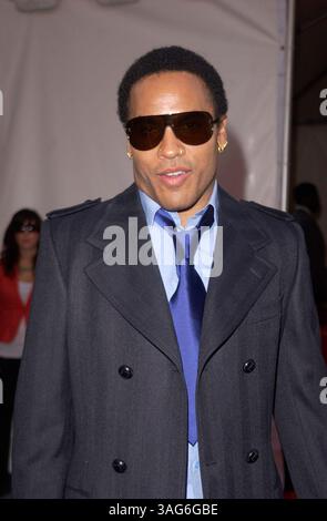 14 novembre 2004 ; Los Angeles, CA, États-Unis ; LENNY KRAVITZ arrive à la 32e cérémonie annuelle des American Music Awards qui se tient au Shrine Auditorium de Los Angeles. (Crédit image : LoRa Voigt/ZUMAPRESS.com) Banque D'Images