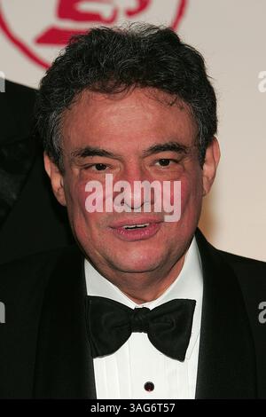 01 nov. 2005 ; Beverly Hills, CA, États-Unis ; JOSE JOSE lors des arrivées au dîner d'hommage Latin Grammy de l'année. Jose Jose a été honoré par la Latin Recording Academy avec le prix de la personne de l'année pour ses réalisations humanitaires et professionnelles au Regent Beverly Wilshire Hotel à Beverly Hills. (Crédit image : Jerome Ware/ZUMAPRESS.com) Banque D'Images