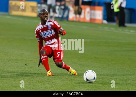 25 avril 2012 - Frisco, Texas, États-Unis - le défenseur du FC Dallas Jair Benitez (5) lors d'une action entre le FC Dallas et le Real Salt Lake. Le FC Dallas et le Real Salt Lake égalisent leur match 1-1 au FC Dallas Stadium. (Crédit image : © Andrew Dieb/ZUMAPRESS.com) Banque D'Images