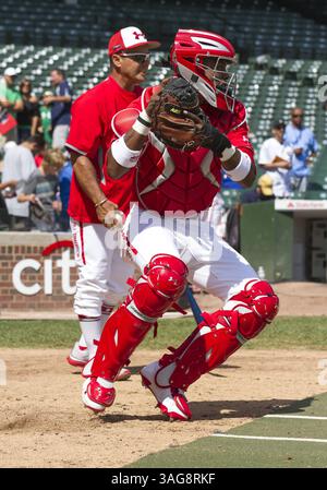 18 août 2012 - Chicago, Illinois, U. S - la vedette de baseball de préparation BRIAN NAVARRETO, vue ici au match de baseball All-American Under Armour, qui a lieu au stade Wrigley Field. (Crédit image : © TriplePlayNewMedia/ZUMAPRESS.com) Banque D'Images