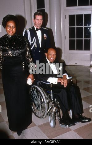 10 janvier 1997 - Washington, DC, DC, USA - la légende du jazz Lionel Hampton arrive à la cérémonie de remise de la Médaille nationale des Arts à la Maison Blanche le 10 janvier 1997 à Washington, DC. (Crédit image : © Richard Ellis/ZUMAPRESS.com) Banque D'Images
