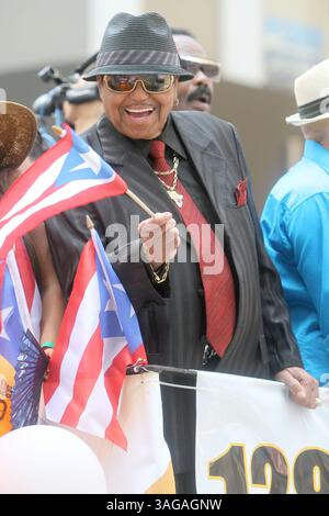 10 juin 2012 - New York, NY, États-Unis - . . . . . . 10 juin 2012...New York...Joe Jackson à la parade de la Journée portoricaine le 10 juin 2012 à New York (crédit image : © Sharkpixs/ZUMAPRESS.com) Banque D'Images