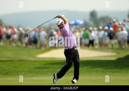 22 juin 2012 - Cromwell, CT, États-Unis - le champion en titre Fredrik Jacobson conduit sur le sixième fairway lors de la deuxième manche du Travelers Championship au TPC à River Highlands à Cromwell, Connecticut, vendredi 22 juin 2012. (Crédit image : © Cloe poisson/Hartford courant/MCT/ZUMAPRESS.com) Banque D'Images