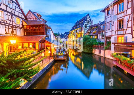 Colmar, Alsace - France. Maisons en pain d'épices à petite Venise, célèbre canal historique d'eau. Banque D'Images
