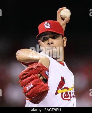 18 avril 2012 - St Louis, MO, USA - lanceur débutant Louis Cardinals Jaime Garcia se lance contre les Reds de Cincinnati le mercredi 18 avril 2012, au Busch Stadium à exceptionnel Louis, Missouri. Les Cardinaux se sont assoupli à un triomphe de 11-1. (Crédit image : © Chris Lee/préparé Louis Post-Dispatch/MCT/ZUMAPRESS.com) Banque D'Images
