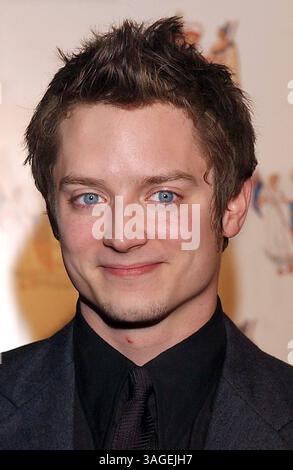27 février 2004 ; Beverly Hills, CA, États-Unis ; L'acteur ELIJAH WOOD lors de la troisième célébration annuelle du cinéma et du talent créatif néo-zélandais au Beverly Hills Hotel. (Crédit image : Vaughn Youtz/ZUMAPRESS.com) Banque D'Images