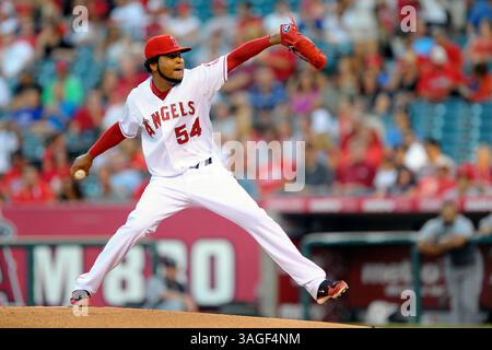 10 août 2012 Anaheim, CA. Les Angels de Los Angeles débutent le lanceur Ervin Santana #54 lors du match de baseball de la Ligue majeure entre les Angels de Los Angeles et les Mariners de Seattle au stade Angels d'Anaheim, CA. David Hood/CSM(image crédit : © David Hood/Cal Sport Media/ZUMAPRESS.com) Banque D'Images