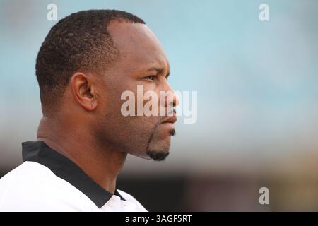 10 août 2012 : Fred Taylor, ancien Jaguars de Jacksonville, fait course à pied lors du match de pré-saison entre les Giants de New York et les Jaguars de Jacksonville à EverBank Field à Jacksonville, en Floride. Les Jaguars ont gagné 32-31. Daniel Goncalves(crédit image : © Daniel Goncalves/Cal Sport Media/ZUMAPRESS.com) Banque D'Images
