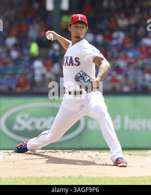 12 août 2012 - Arlington, TX, États-Unis - Yu Darvish, le joueur des Texas Rangers, affronte les Tigers de Detroit à Arlington, Texas, le dimanche 12 août 2012. (Crédit image : © Ron T. Ennis/Fort Worth Star-Telegram/MCT/ZUMAPRESS.com) Banque D'Images